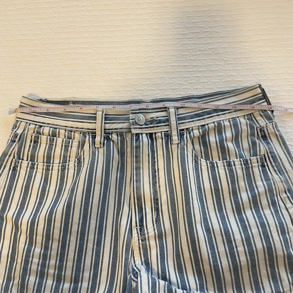American Eagle Railroad Ticking Striped High waist Jean Mom Shorts Size 4 - Picture 7 of 9
